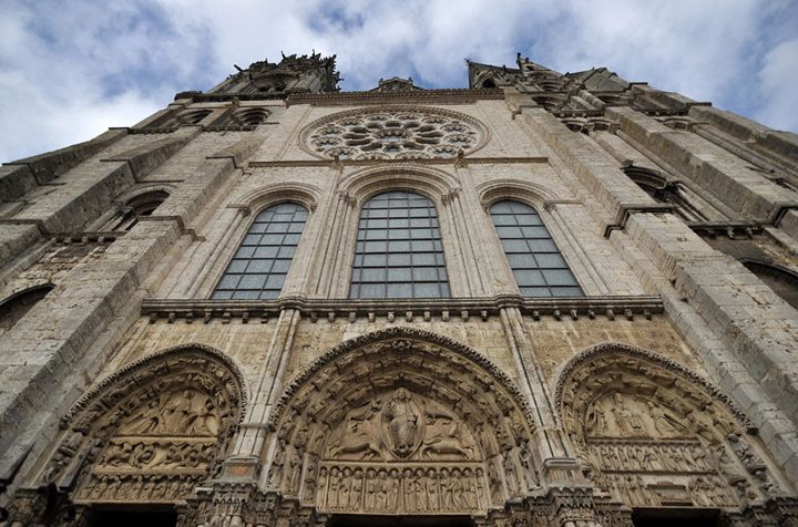 La façade Ouest de la cathédrale de Chartres en cours de rénovation (15 septembre 2015)
 (Guillaume Souvant / AFP)