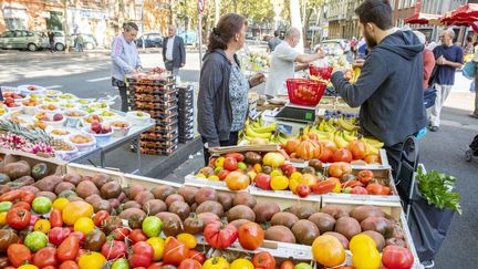 Des tomates sur un marché à Toulouse (Haute-Garonne), le 26 août 2018. (GARDEL BERTRAND / HEMIS.FR)