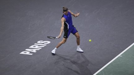 L'Allemand Alexander Zverev, en finale du Masters 1000 de Paris-Bercy contre le Français Ugo Humbert, le 3 novembre 2024. (THIBAULT CAMUS / AP)