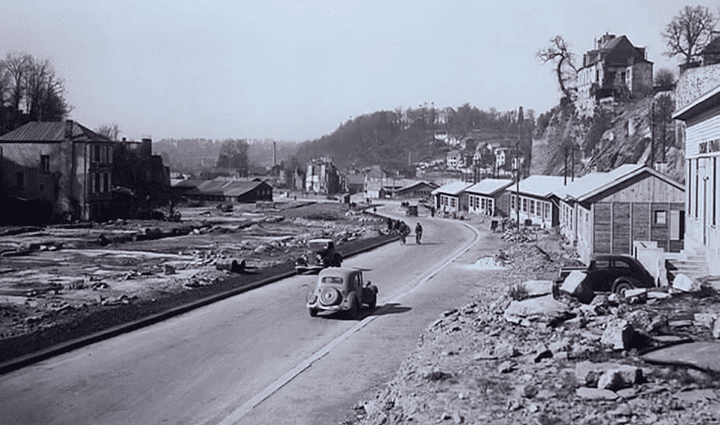 Vue des baraques en bois provisoires construites dès 1945
 (Culturebox)