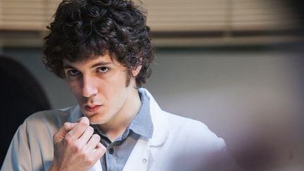 Vincent Lacoste dans le rôle de "Benjamin", jeune urgentiste stagiaire
 (Le Pacte)