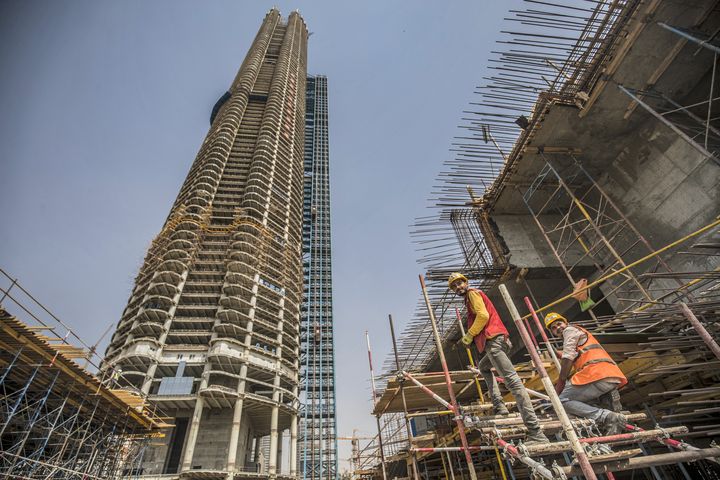 L'"Iconic Tower" en construction, supposée atteindre les 1000 mètres de hauteurs.&nbsp; (KHALED DESOUKI / AFP)