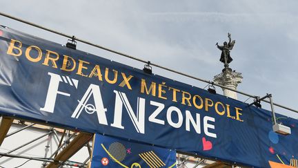 Photo d'illustration d'une entrée de fan zone, prise le 9 juin 2016, à Bordeaux, un jour avant le début de l'Euro de football. (NICOLAS TUCAT / AFP)