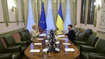 Ukrainian President Volodymyr Zelensky meets with European Commission President Ursula von der Leyen in Kyiv, November 4, 2023. (HANDOUT / UKRAINIAN PRESIDENTIAL PRESS SER)