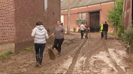 La coulée de boue qui a dévalé dans plusieurs villages de la Somme, mardi 21 mai, a provoqué de nombreux dégâts. Certains habitants ont tout perdu. (France 2)