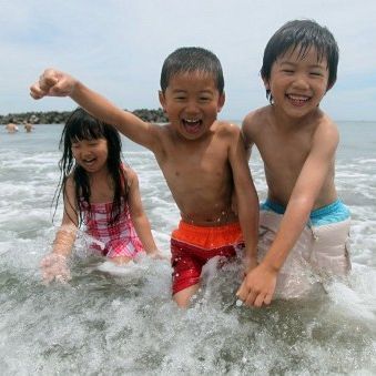 La plage Nasoko, située à seulement 65 km de la centrale de Fukushima, le 16 juillet 2012... (AFP PHOTO / JIJI PRESS JAPAN OUT)