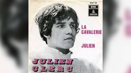 Mai 68 a failli faire passer inaperçu le premier 45 tours de Julien Clerc. (EMI ODEON)