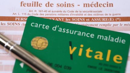 Un milliard et demi de feuilles de soin sont stockées chaque année dans la base de données de la Caisse nationale de l’assurance maladie.&nbsp; (PHILIPPE TURPIN / BENELUXPIX / MAXPPP)