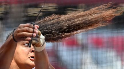 Oh là là, formidable prestation de la Canadienne Jillian Weir au lancer de cheveux... pardon, du marteau ! (ANDREJ ISAKOVIC / AFP)