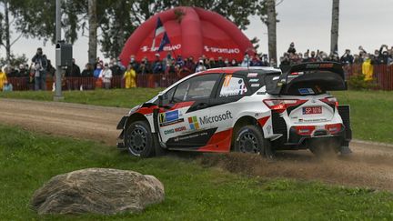 Le Français Sébastien Ogier au volant de la Toyota (RAIGO PAJULA / AFP)