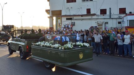 Les cendres de Fidel Castro ont entamé leur dernier voyage mercredi 30 novembre, depuis La Havane jusqu'à Santiago de Cuba. (ROLANDO PUJOL / EFE)