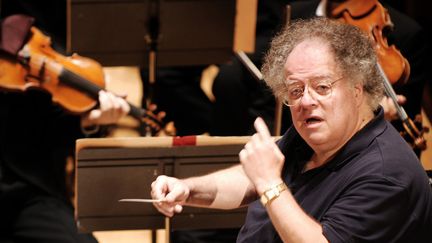 James Levine en répétition à la Salle Pleyel, à Paris, le 4 septembre 2007
 (Miguel Medina / AFP)