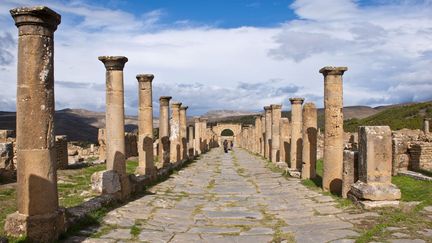 Djémila, avec son forum, ses temples et ses basiliques, ses arcs de triomphe et ses maisons, à 900 m d’altitude, est un exemple remarquable d’urbanisme romain adapté à un site montagneux. (Michael Runkel / Robert Harding Premium )