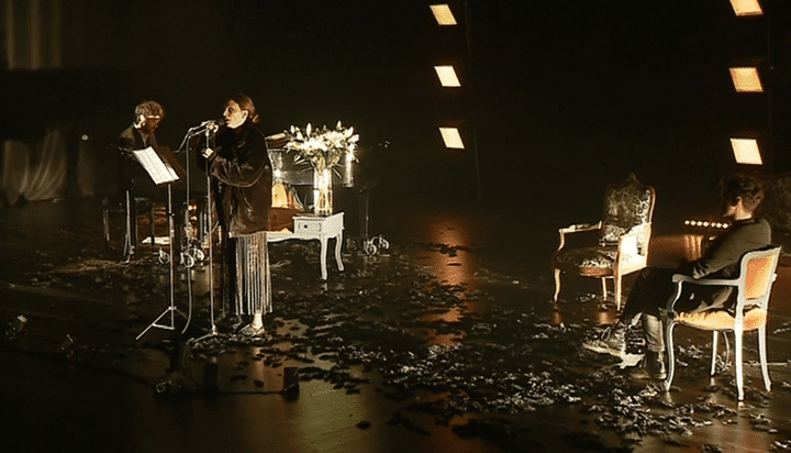 Babx, Raphaële Lannadère alias L. et Thomas Jolly dans "Dans mon coeur, la dame en noir"
 (France 3 / Culturebox)