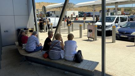 L'aire d'autoroute de Lançon-de-Provence lors des départ de vacances d'été le 8 juillet 2022. (VALLAURI NICOLAS / MAXPPP)