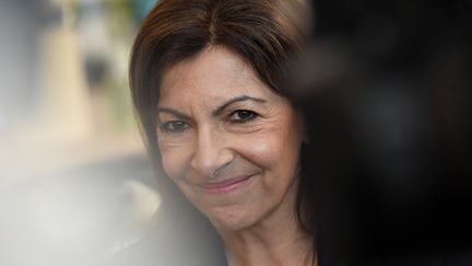 Anne Hidalgo, le 1er avril 2022. (SEBASTIEN SALOM-GOMIS / AFP)