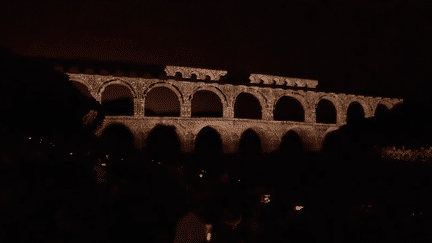 Pont du Gard : des projections fantastiques illuminent le monument