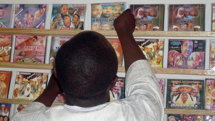 Un rayon de films de Kannywood (films produits à Kano, dans le nord), au Nigéria
 (Aminu Abubakar / AFP)