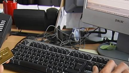 De nombreux Français sont victimes d'escroquerie sur des faux sites internet administratifs chaque année. (CAPTURE D'ÉCRAN FRANCE 2)