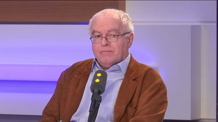 Laurent Davezies, invité de l'interview éco du 14 janvier. (FRANCEINFO / RADIOFRANCE)