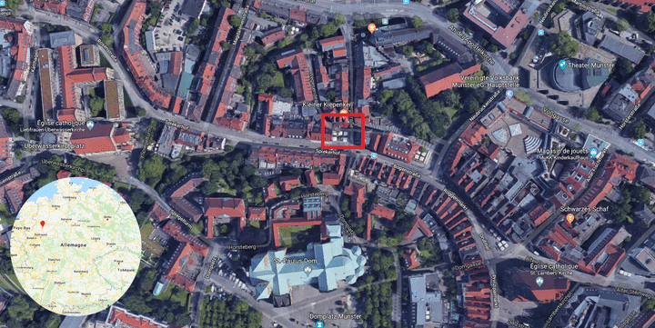 La voiture a terminé sa course&nbsp;sur la place&nbsp;Kiepenkerl, à Münster, samedi 7 avril 2018.&nbsp; (GOOGLE MAPS / FRANCEINFO)