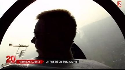 Capture d'acran montrant&nbsp;Andreas Lubitz, pilote d'un planeur il y a dix ans au-dessus de Dusseldorf (Alemagne)&nbsp; ( FRANCE 2 )