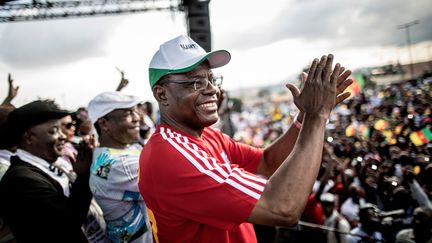 Maurice Kamto, ici pendant un meeting, est arrivé second lors de l'élection présidentielle d'octobre 2018. (MARCO LONGARI / AFP)