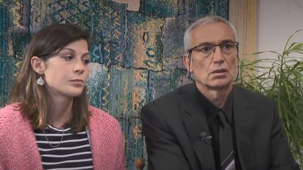 Léa Latourte et Jean-Luc Bertoncello, père d'Alain, soldat tué au Burkina Faso.&nbsp; (FRANCE 2)