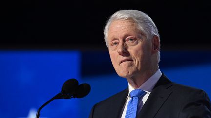 L'ex-président américain Bill Clinton s'exprime lors de la convention des démocrates, à Chicago, le 21 août 2024. (SAUL LOEB / AFP)