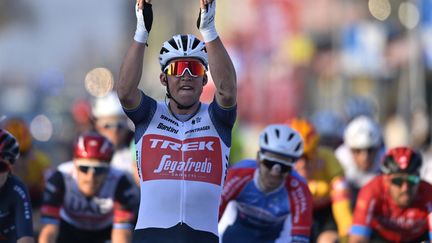 Le Danois Mads Pedersen (Trek - Segafredo), vainqueur de Kuurne-Bruxelles-Kuurne 2021 le 28 février. (ERIC LALMAND / BELGA MAG)