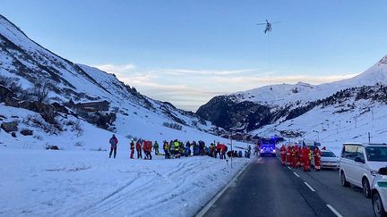 Les secours déployés après une avalanche à Bregenz (Autriche), le 25 décembre 2022. (APA / AFP)