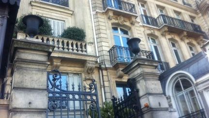 Quai Anatole France. Dans une cour de l'immeuble, le Qg de Nicolas Dupont-Aignan (DR)