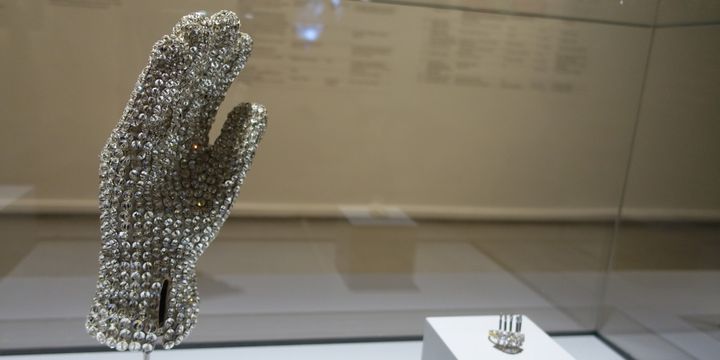 Michael Jackson Victory Tour Crystal Glove
 (Corinne Jeammet)