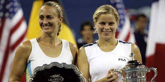 Mary Pierce et Kim Clijsters lors de la remises des trophées à l'US Open 2005