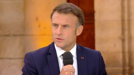 Interview d'Emmanuel Macron : les plaidoyers sur l'Ukraine et les européennes (franceinfo)