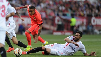 Neymar taclé par Iborra (CRISTINA QUICLER / AFP)