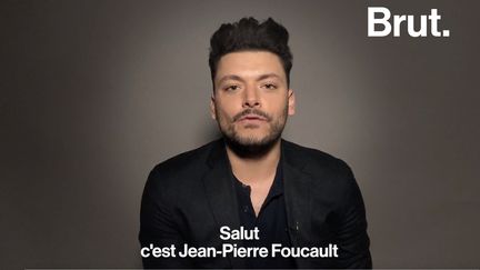 Humoriste et acteur, Kev Adams a déjà près de 10 ans de carrière derrière lui. On lui ressasse souvent les mêmes questions, il a décidé de les commenter.