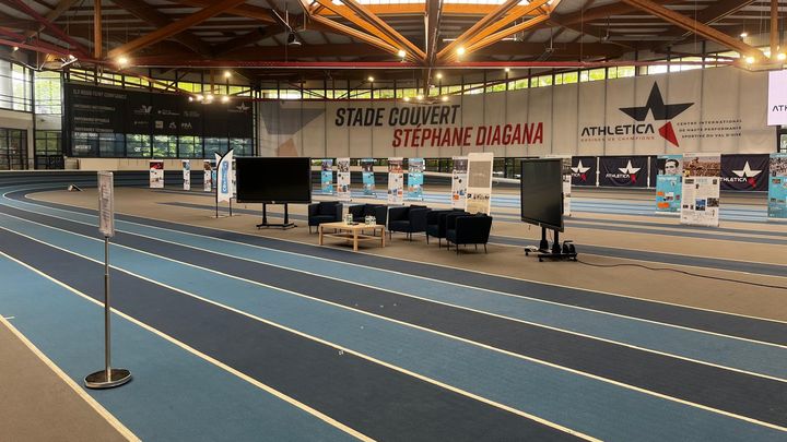 Le stade couvert Stéphane Diagana à Athletica.  (THÉO GICQUEL / FRANCEINFO : SPORT)