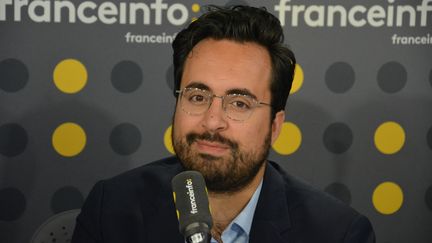 Mounir Mahjoubi invité de franceinfo le 25 juillet 2018 (JEAN-CHRISTOPHE BOURDILLAT / FRANCE INFO)