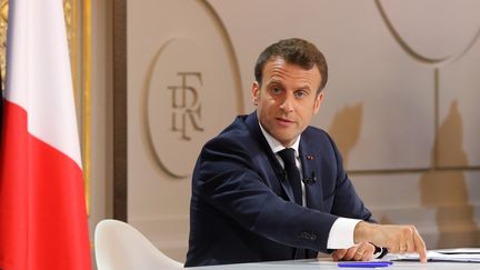 Européennes : vaincu de peu par le RN, Macron ne changera pas de cap ni de gouvernement