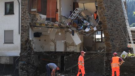 Une maison démolie après les intempéries à Kirchsahr (Allemagne), le 20 juillet 2021. (CHRISTOF STACHE / AFP)