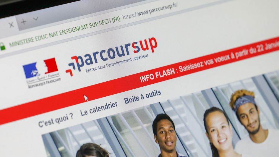 Parcoursup Une Plateforme Complexe Notre Test Et Des Conseils Sexiezpix Web Porn 