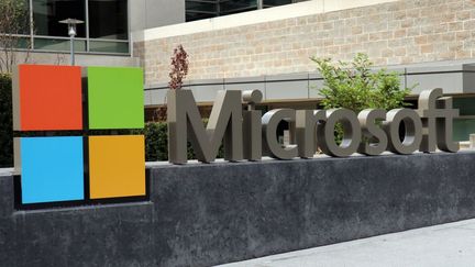 Le siège social de Microsoft à Redmond aux Etats-Unis, dans l'Etat de Washington. L'éditeur de Windows va licencier 10.000 personnes sur un total de 221.000 employés. (SOPA IMAGES / LIGHTROCKET / GETTY IMAGES)