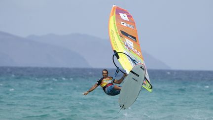 Antoine Albeau participe à une compétition de windsurf, le 30 juillet 2016&nbsp;sur l'île de Fuerteventura (Canaries). (MAXPPP)