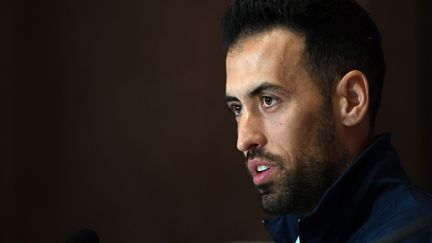 Sergio Busquets, le capitaine de la Roja, a été testé positif au Covid-19, dimanche 6 juin, à quelques jours du début de l'Euro. (SERGEI SUPINSKY / AFP)