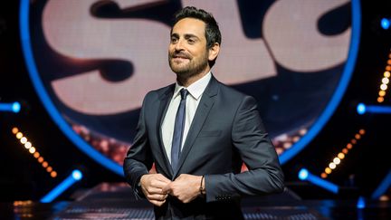 Camille Combal sur le plateau de "Danse avec les stars", le 23 novembre 2018 sur TF1. (LIONEL BONAVENTURE / AFP)