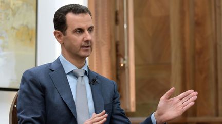 Le président syrien Bachar Al-Assad, lors d'une interview avec Yahoo News, le 10 février 2017 à Damas. (REUTERS)