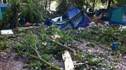 La base de loisirs des Trois lacs, à Trept (Isère) dévastée par une mini-tornade le 24 août 2011, tuant une campeuse (AFP PHOTO)