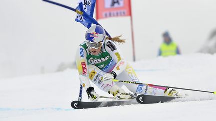 La skieuse am&eacute;ricaine Lindsey Vonn lors du slalom g&eacute;ant de Solden, en Autriche, le 27 octobre 2012. (SAMUEL KUBANI / AFP)