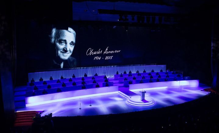 Le portrait de Charles Aznavour projeté en son hommage au Centre culturel d'Erevan (octobre 2018)
 (BENOIT DOPPAGNE / BELGA MAG / BELGA)